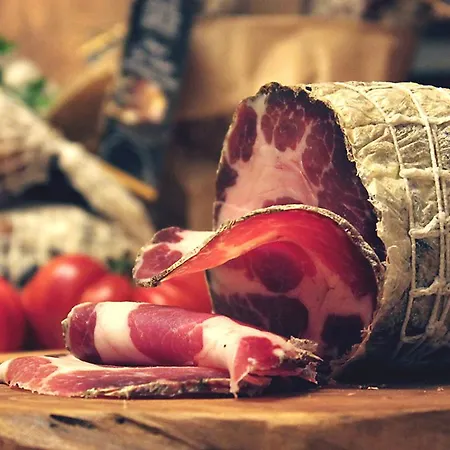 Tenuta Lochiri مزرعة للإقامة *